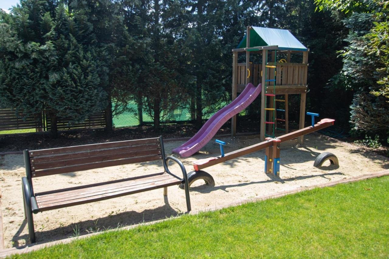 Vision Apartman Sárvár Esterno foto
